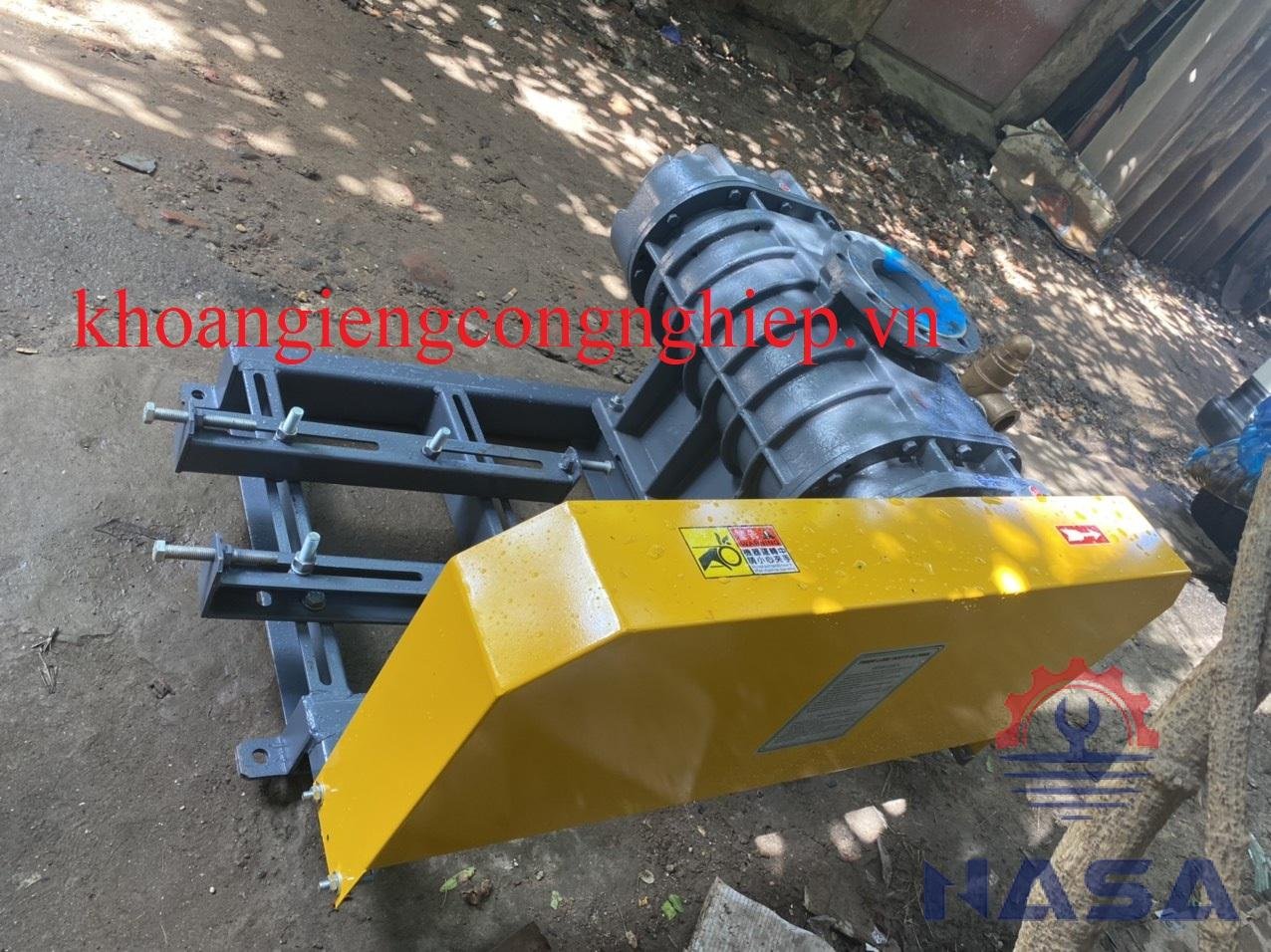 9fcba0f08bec49b210fd Máy thổi khí Longtech ba thùy
