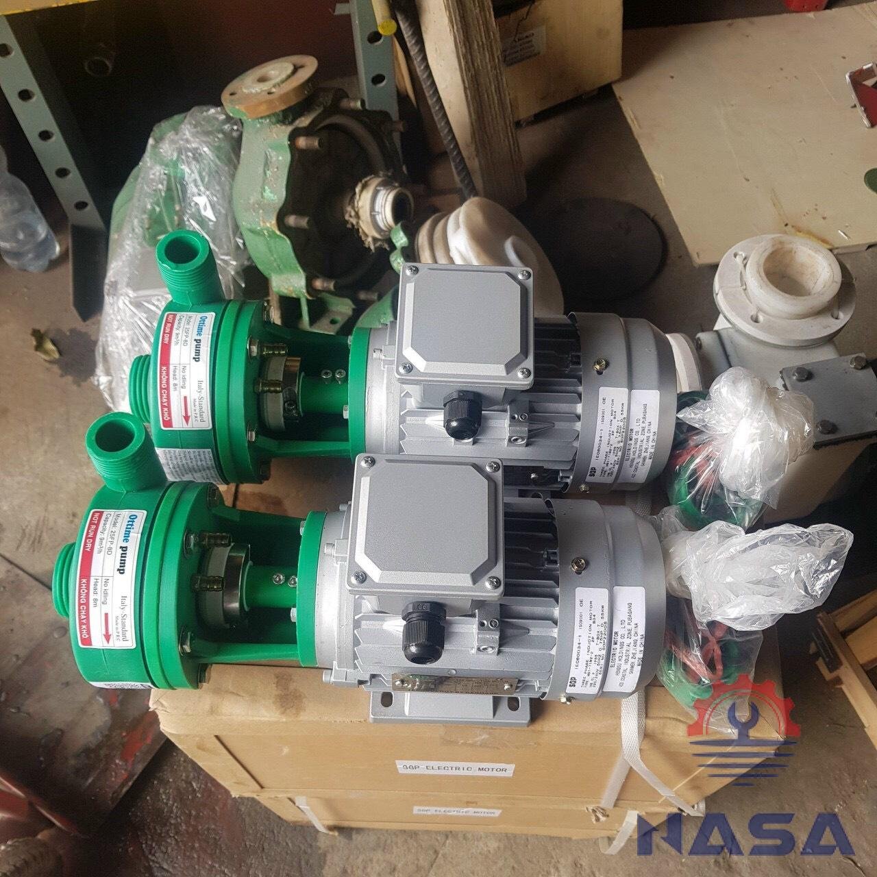 Máy bơm hóa chất đầu nhựa